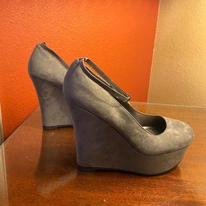 Steve Madden: Madden Girl Grey Suede Wedge with Heel Strap in Size 7.5